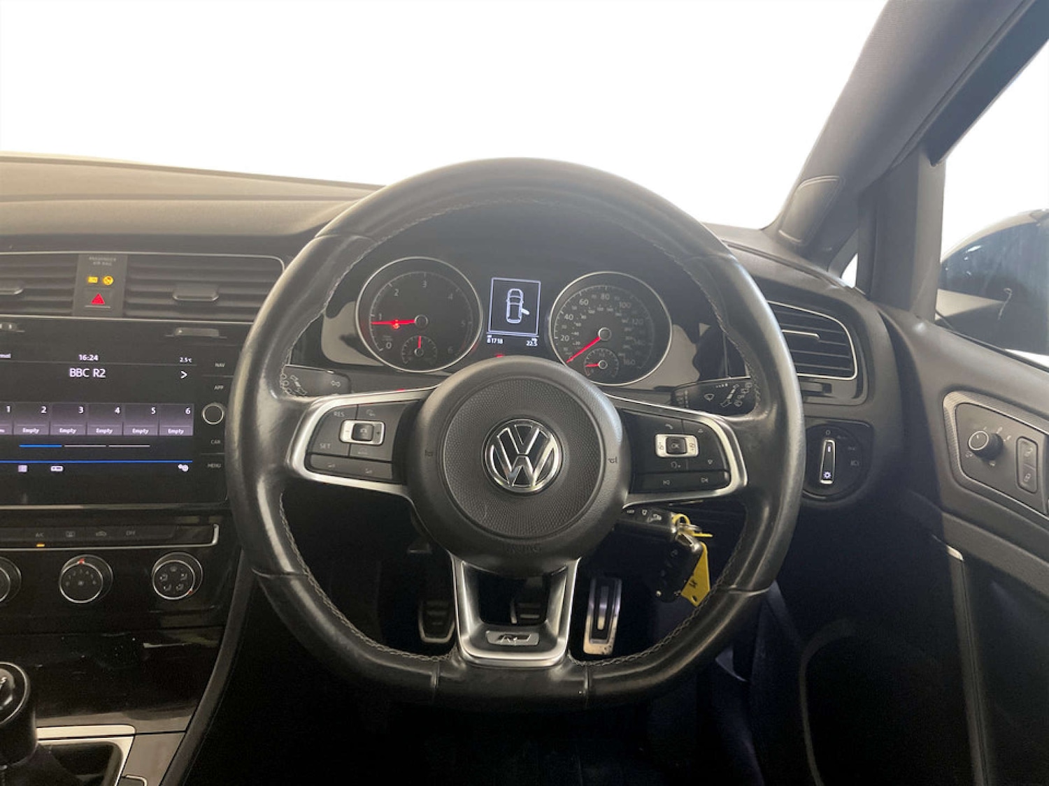 Used Volkswagen Golf 2017 for sale - 77617107: Photo 16