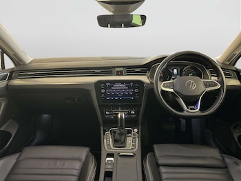 Used Volkswagen Passat 2022 for sale - 78236895: Photo