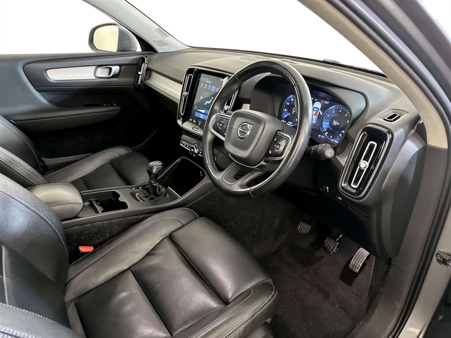 Used Volvo XC40 2018 for sale - 77452467: Photo 15