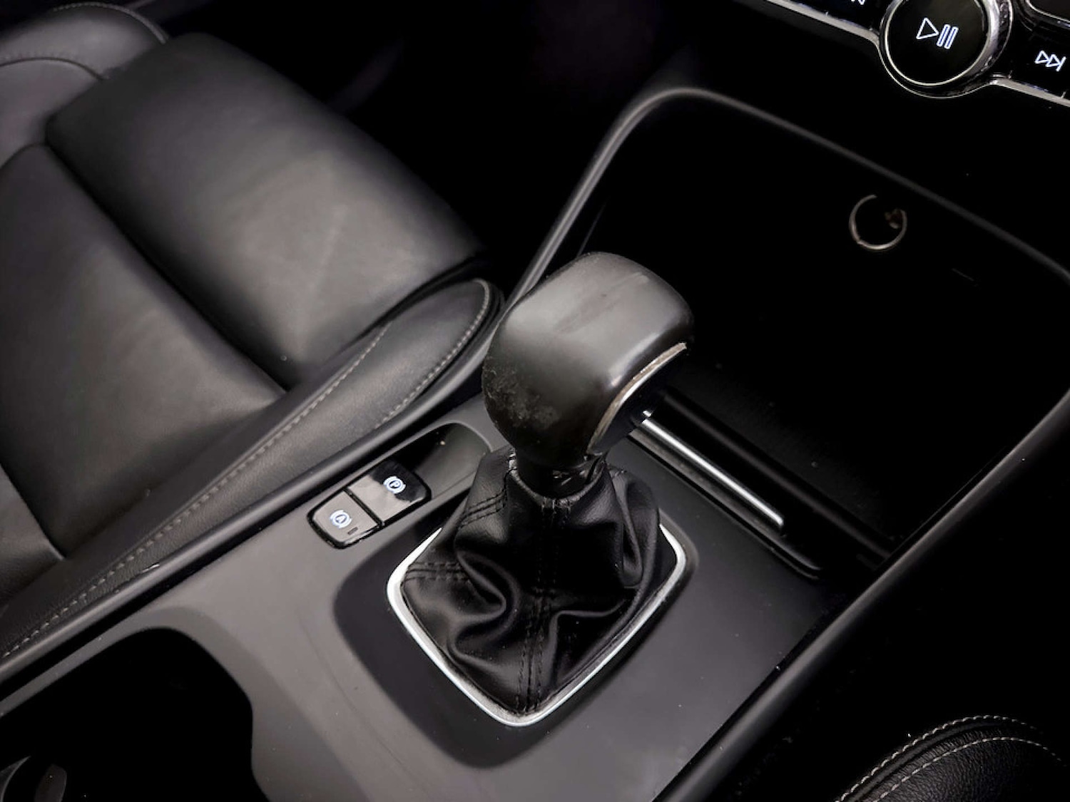 Used Volvo XC40 2018 for sale - 77452467: Photo 26