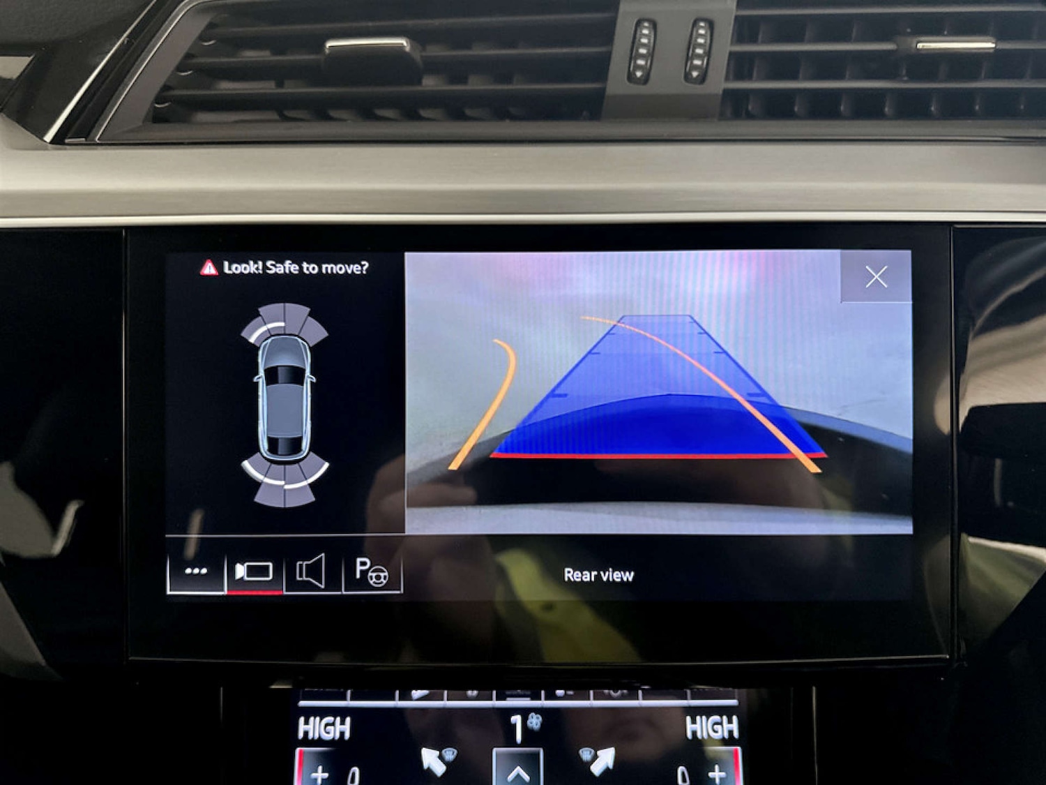 Used Audi e-tron 2022 for sale - 77805609: Photo 23