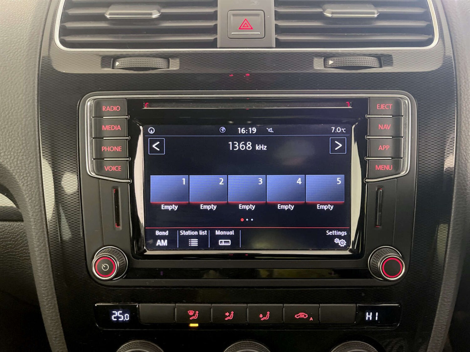 Used Volkswagen Scirocco 2018 for sale - 77571349: Photo 24