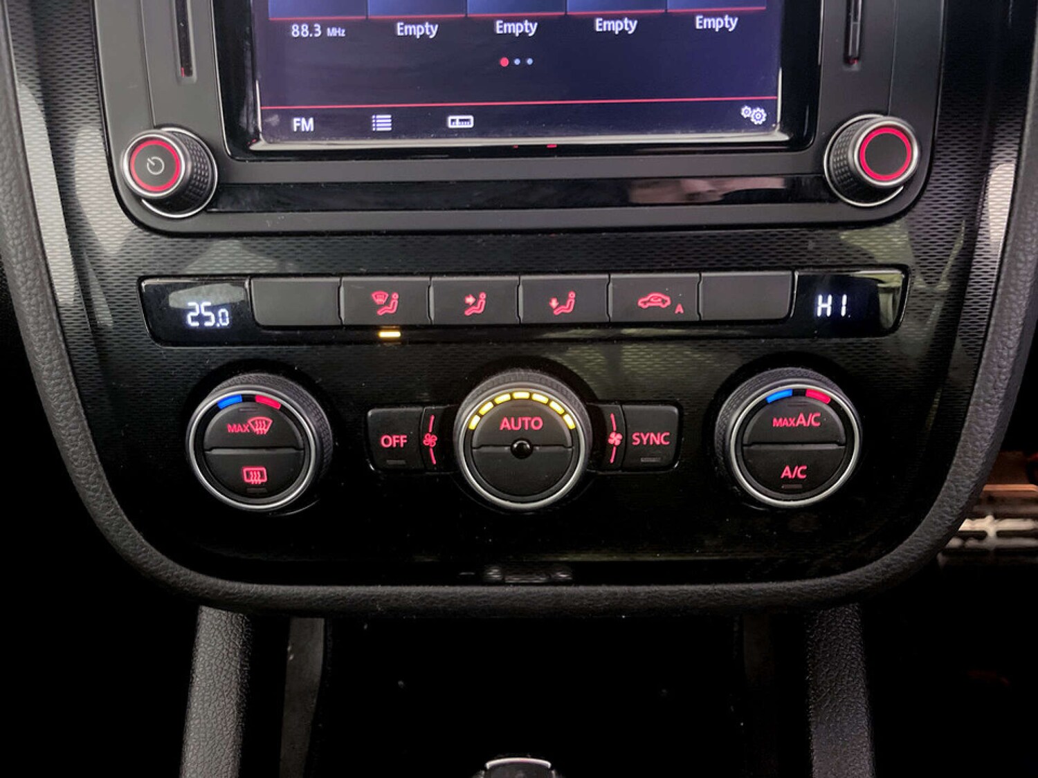 Used Volkswagen Scirocco 2018 for sale - 77571349: Photo 25