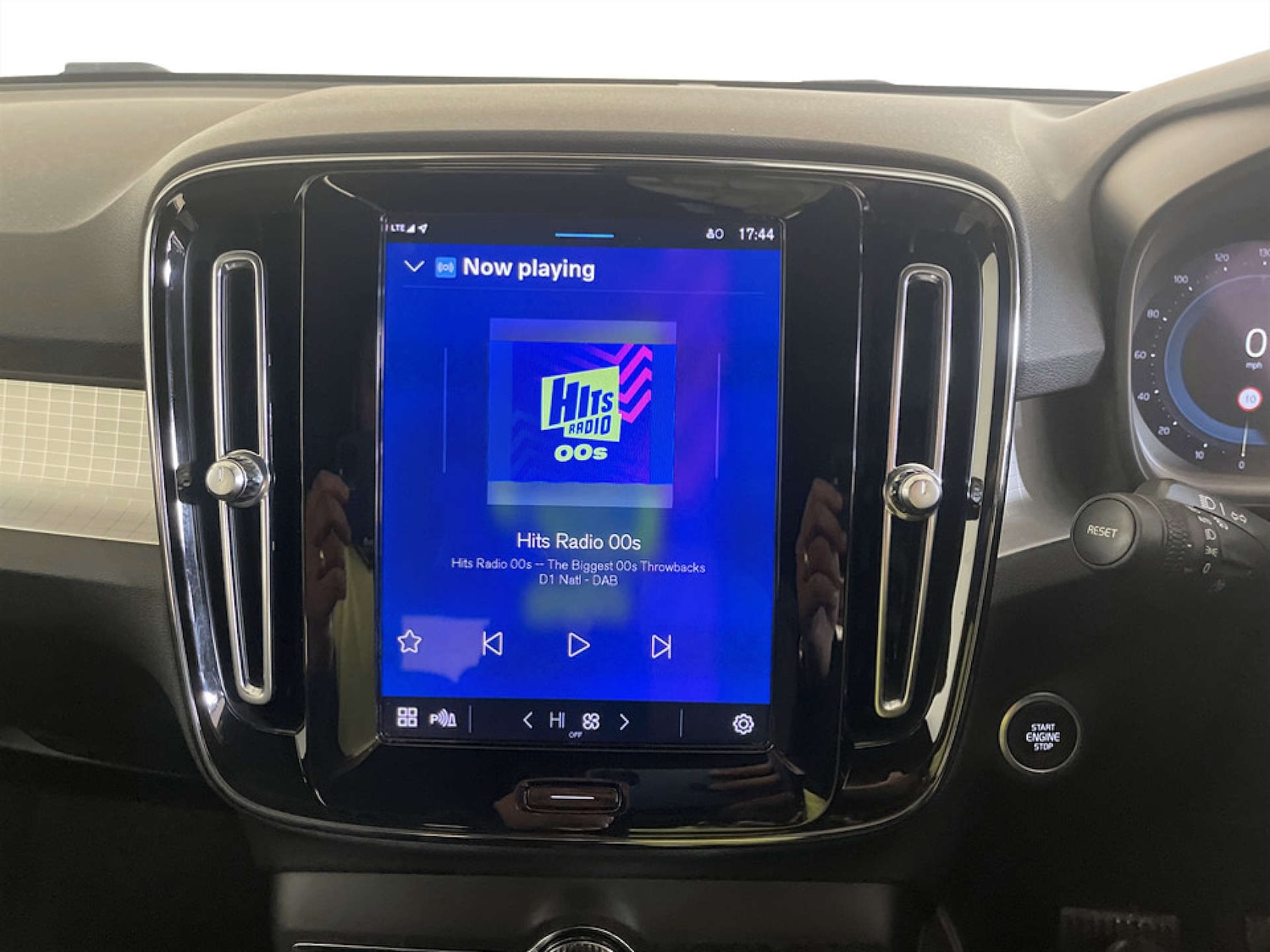 Used Volvo XC40 2022 for sale - 77186111: Photo 21