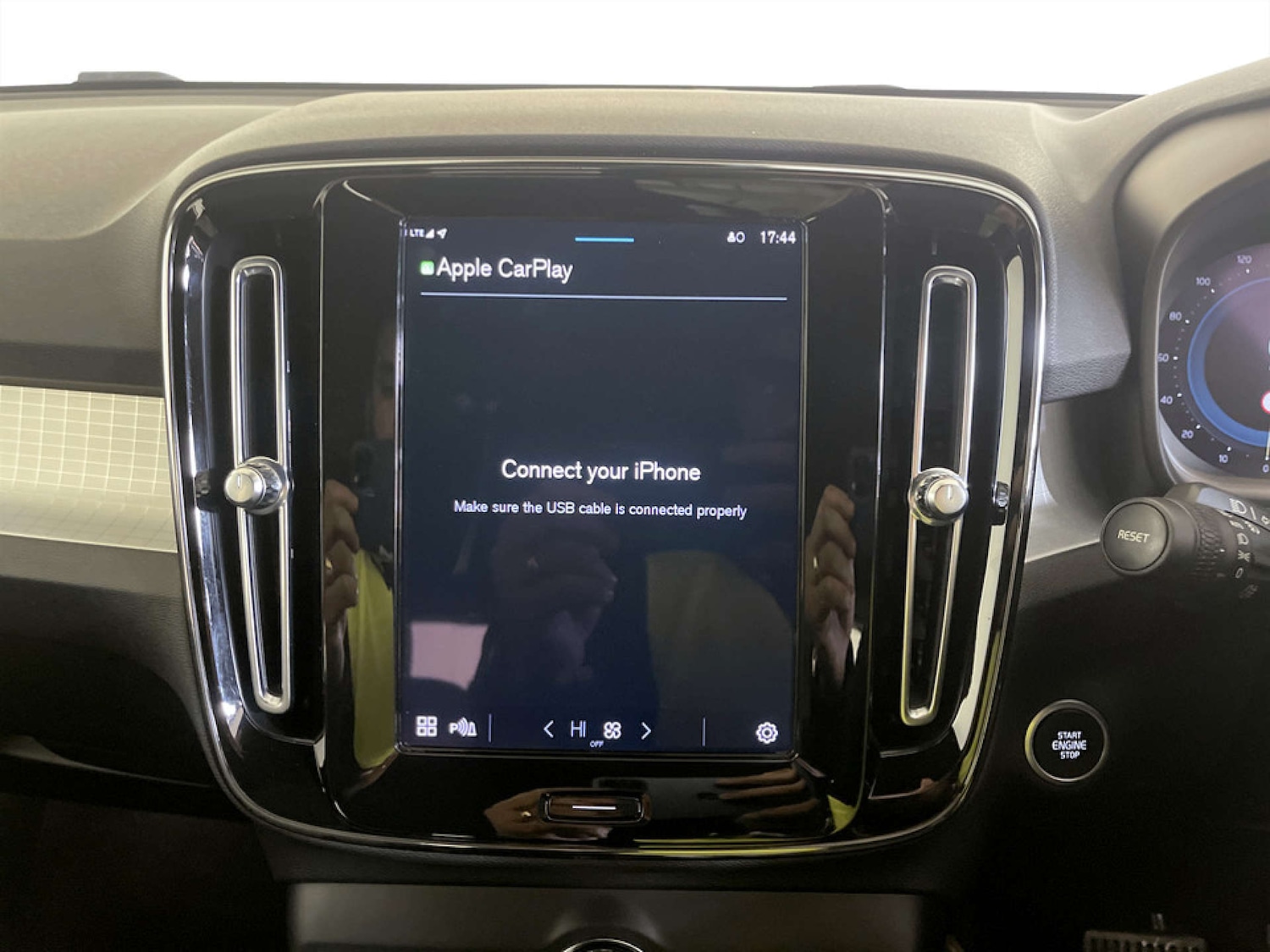 Used Volvo XC40 2022 for sale - 77186111: Photo 22