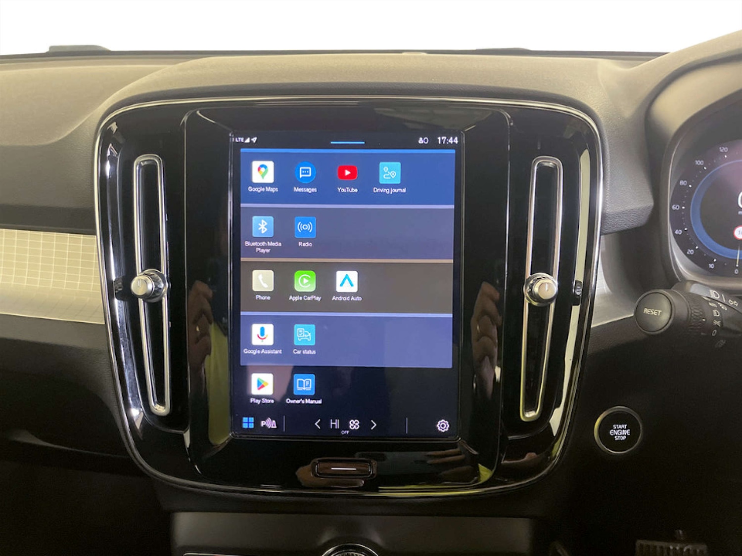 Used Volvo XC40 2022 for sale - 77186111: Photo 23