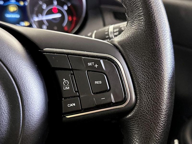 Used Jaguar E-Pace 2019 for sale - 76716369: Photo 19