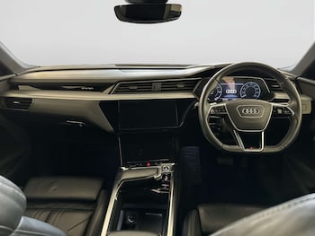 Used Audi e-tron 2021 for sale - 78316000: Photo