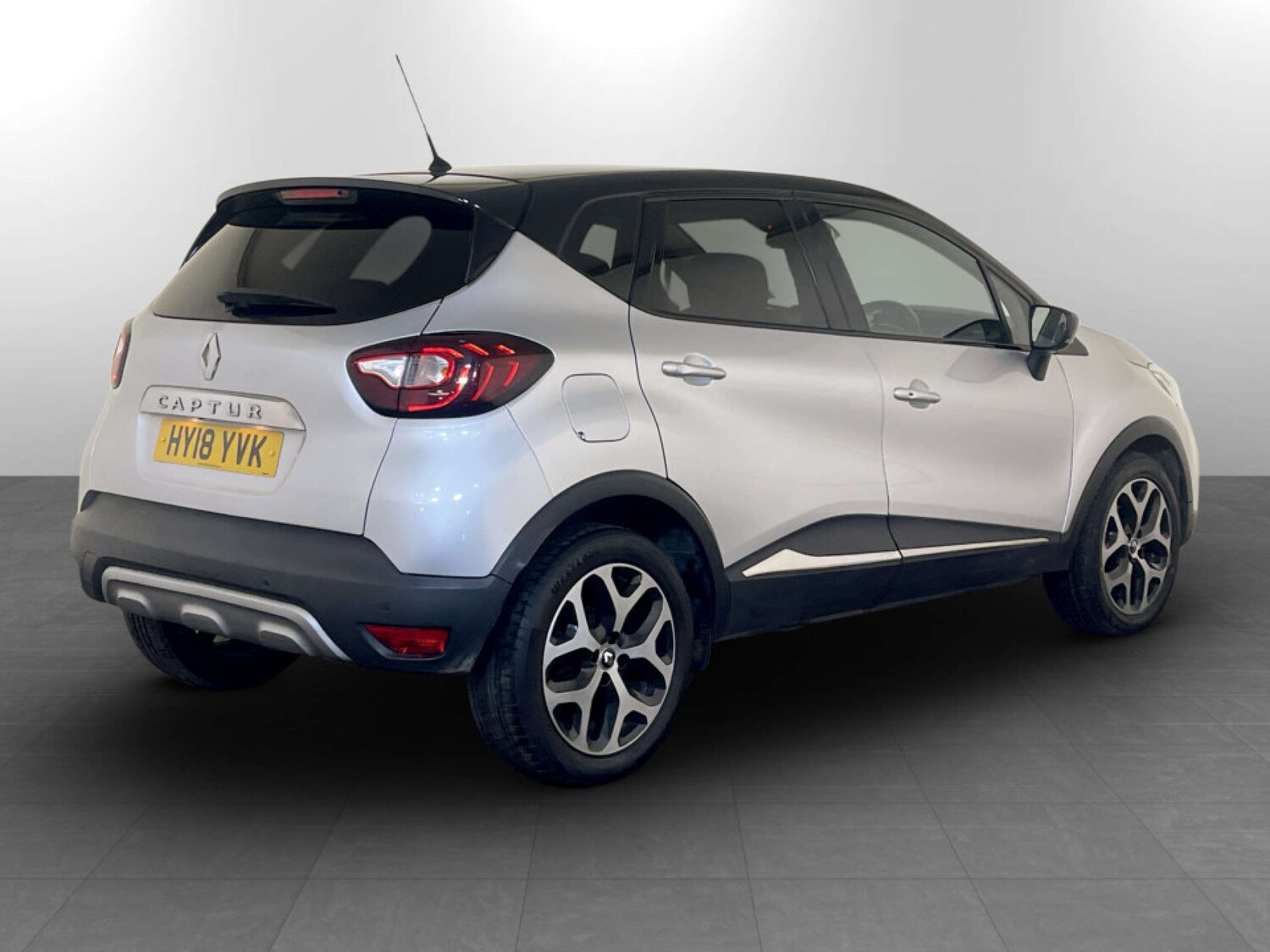 Used Renault Captur 2018 for sale - 77681231: Photo 10
