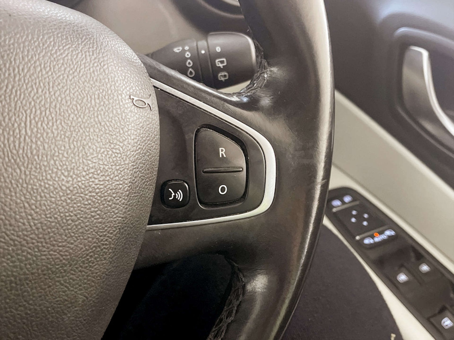 Used Renault Captur 2018 for sale - 77681231: Photo 19