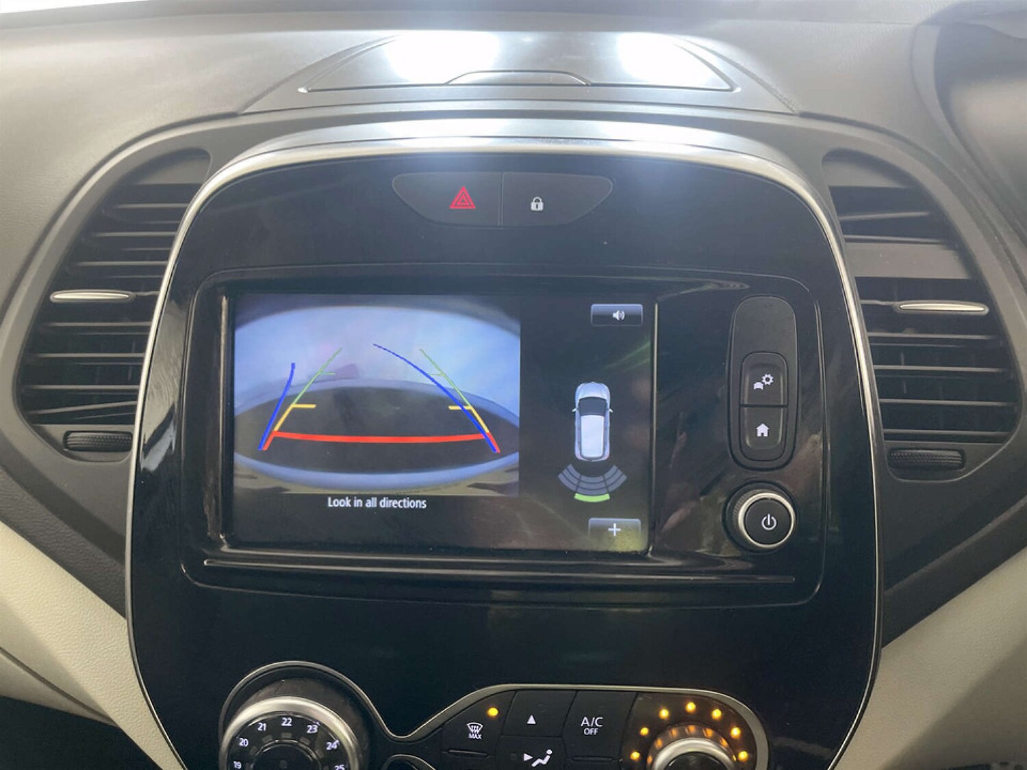 Used Renault Captur 2018 for sale - 77681231: Photo 20