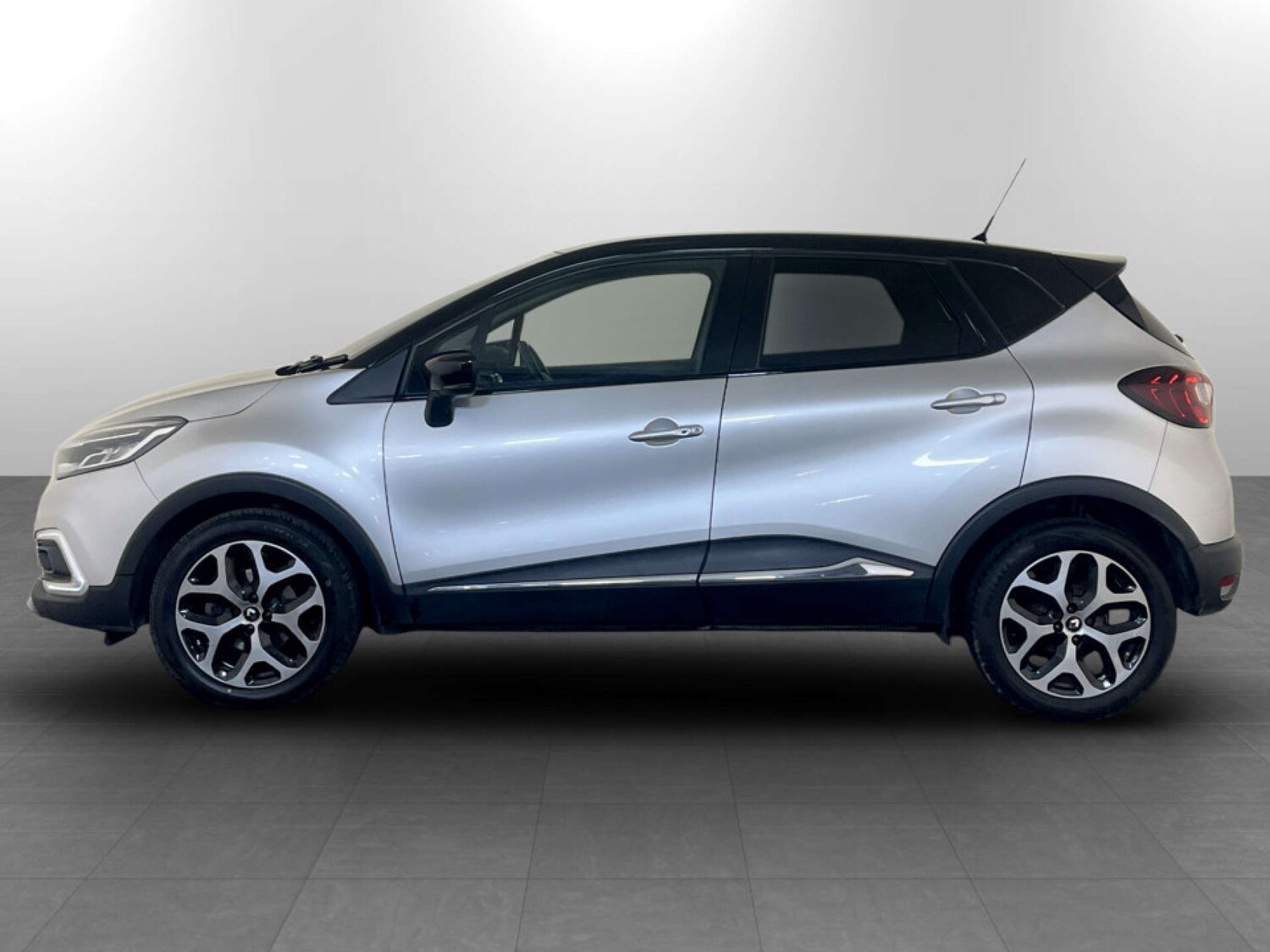 Used Renault Captur 2018 for sale - 77681231: Photo 7