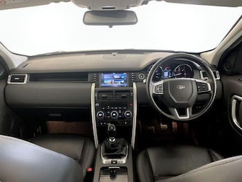 Used Land Rover Discovery Sport 2018 for sale - 76534467: Photo