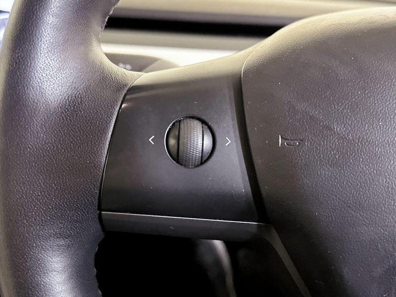 Used Tesla Model 3 2019 for sale - 76568612: Photo 17