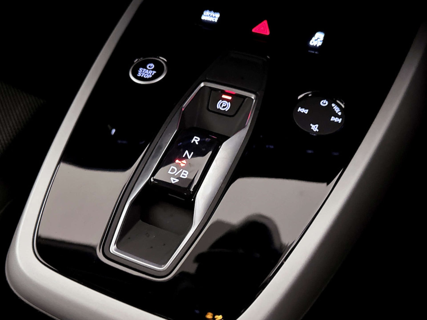 Used Audi Q4 e-tron 2023 for sale - 77452476: Photo 25