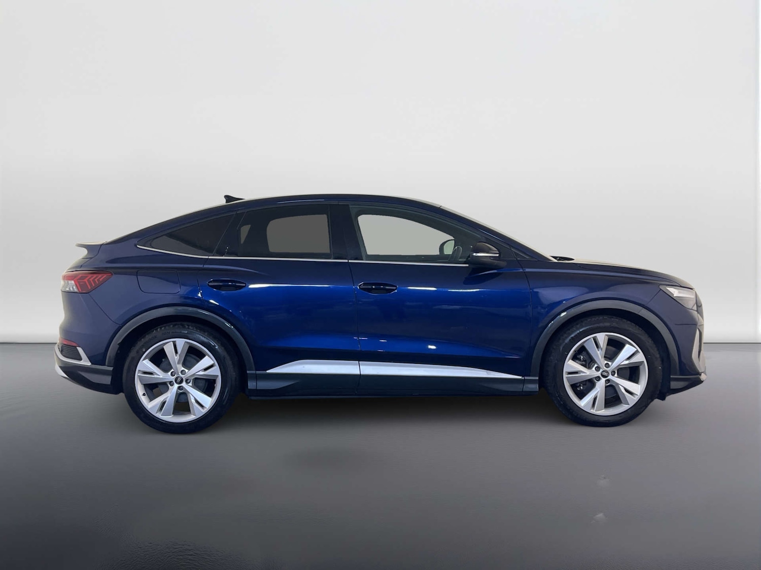 Used Audi Q4 e-tron 2023 for sale - 78196816: Photo 11