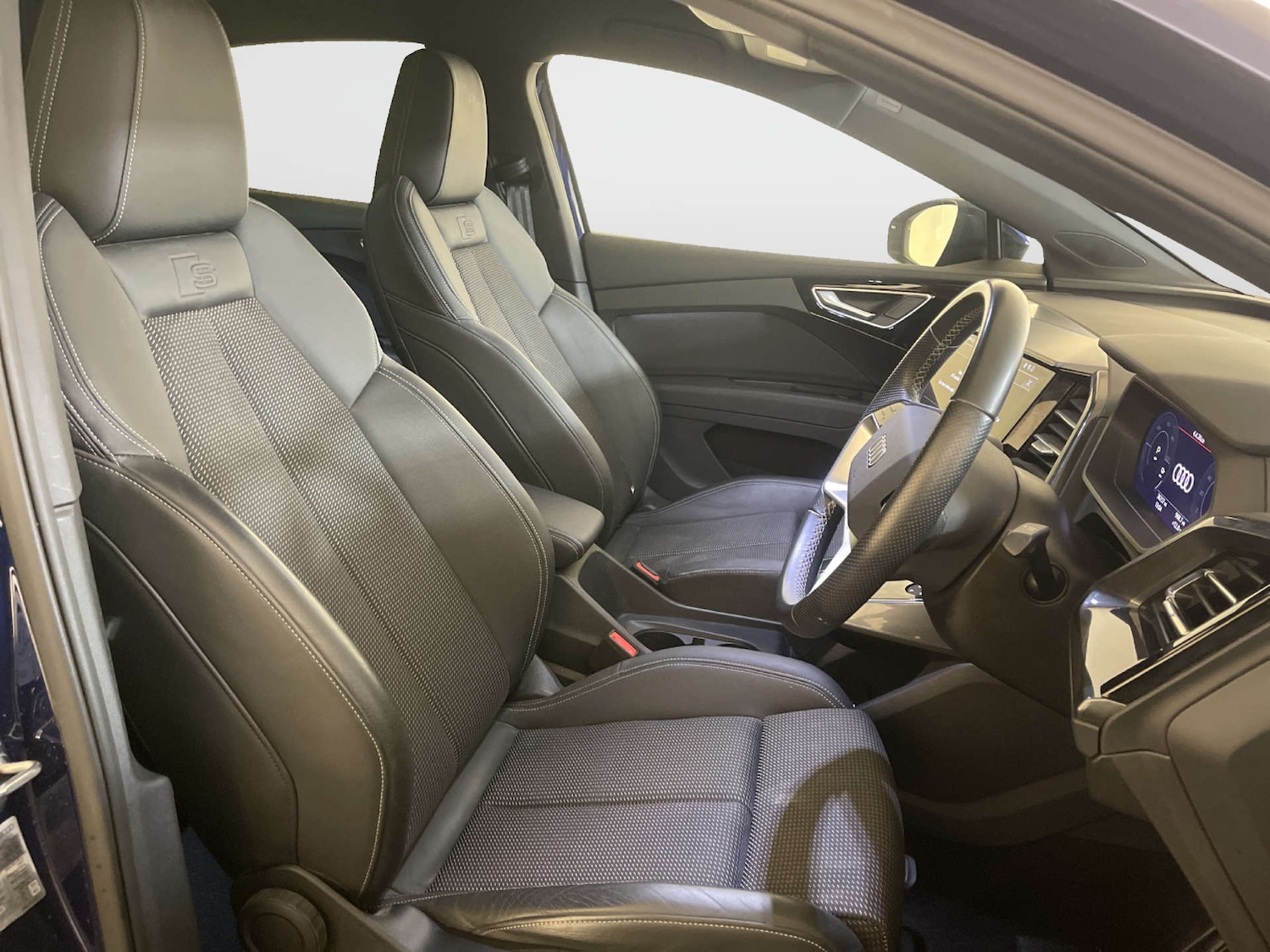 Used Audi Q4 e-tron 2023 for sale - 78196816: Photo 13