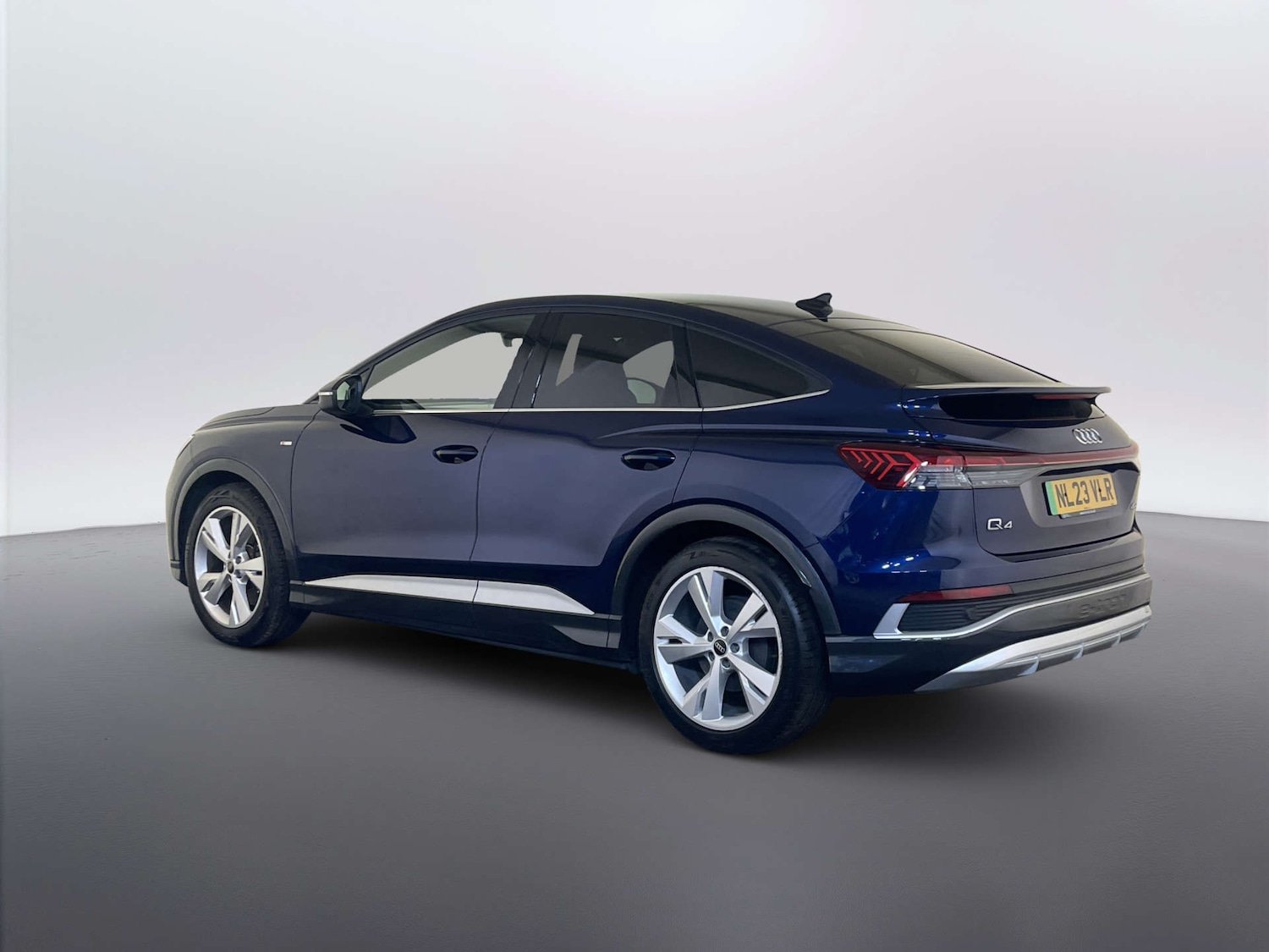 Used Audi Q4 e-tron 2023 for sale - 78196816: Photo 8