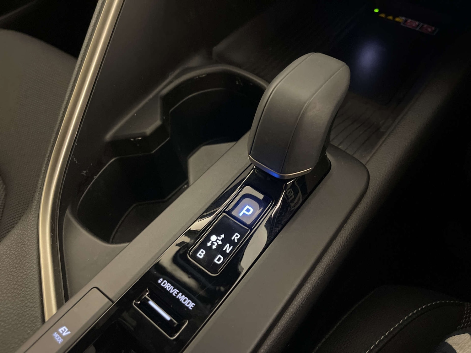 Used Toyota C-HR 2024 for sale - 77836387: Photo 27