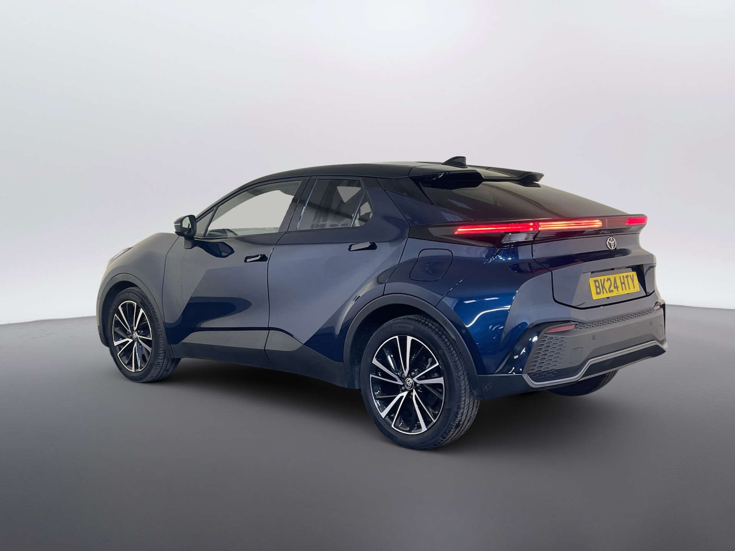 Used Toyota C-HR 2024 for sale - 77836387: Photo 8