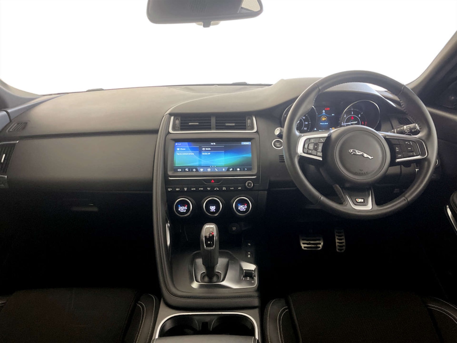 Used Jaguar E-Pace 2019 for sale - 77259105: Photo 3
