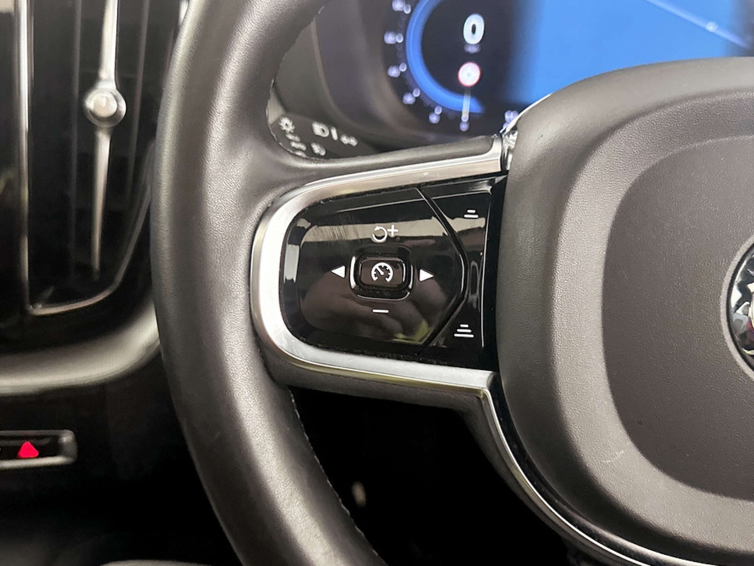 Used Volvo XC60 2021 for sale - 77185988: Photo 19