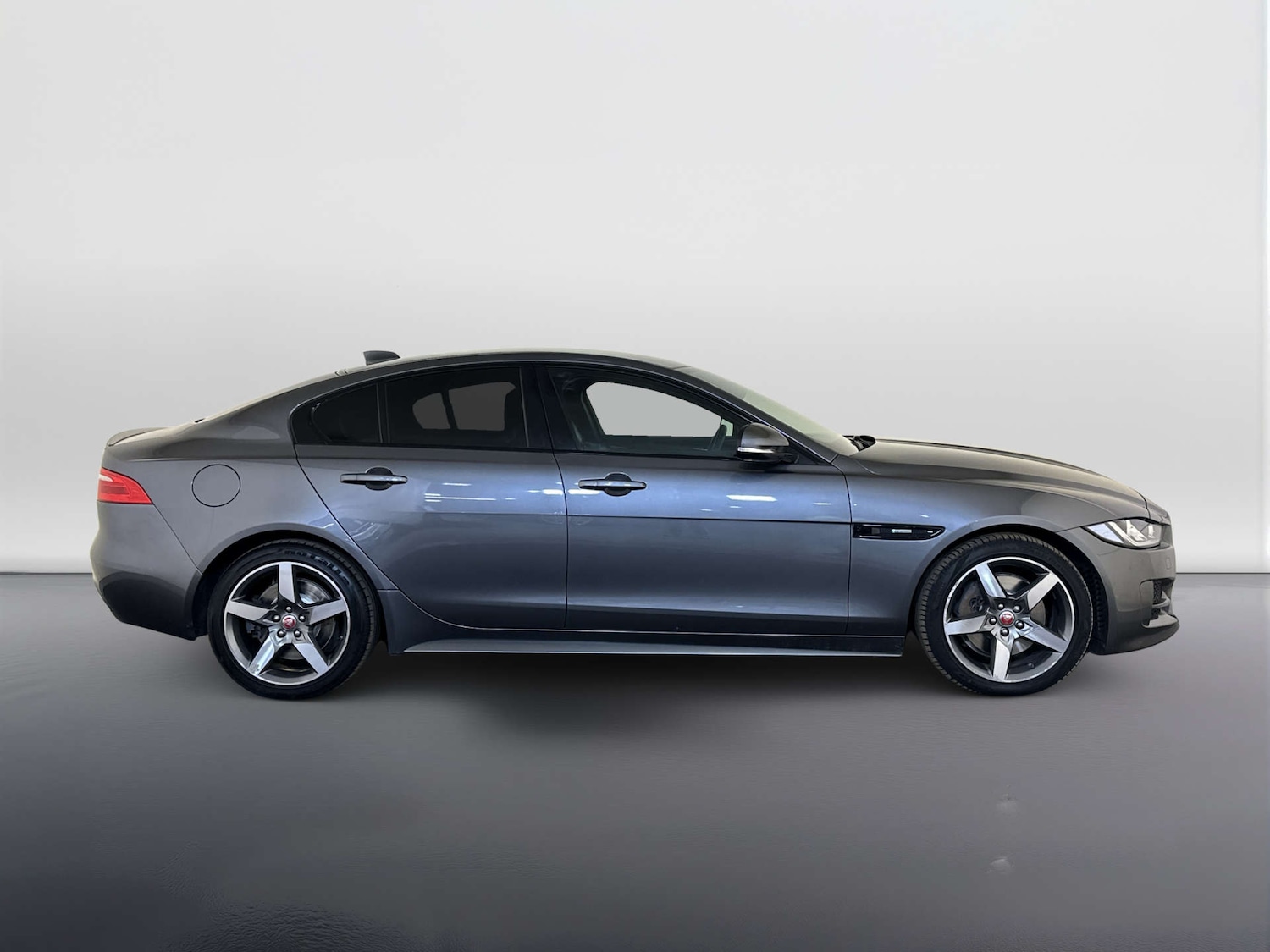 Used Jaguar XE 2018 for sale - 78122996: Photo 11