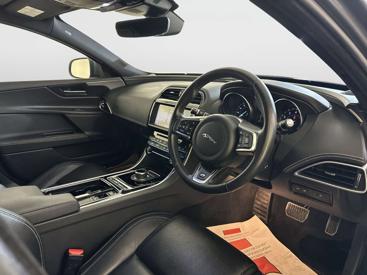 Used Jaguar XE 2018 for sale - 78122996: Photo 15