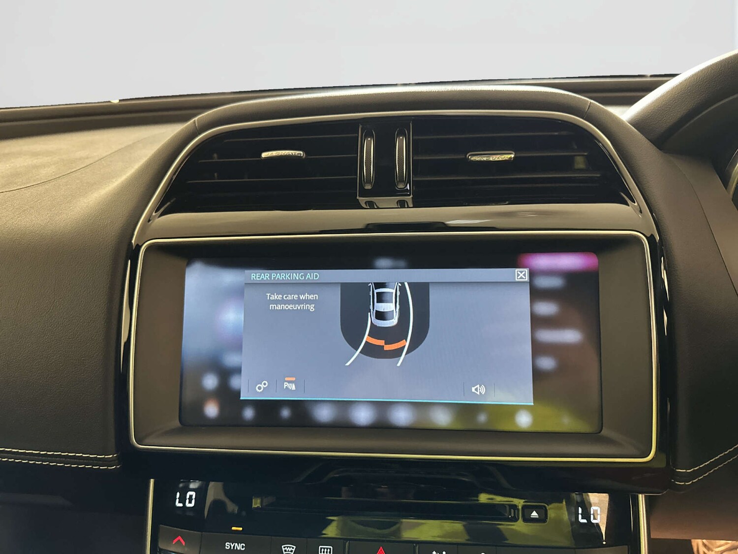 Used Jaguar XE 2018 for sale - 78122996: Photo 20