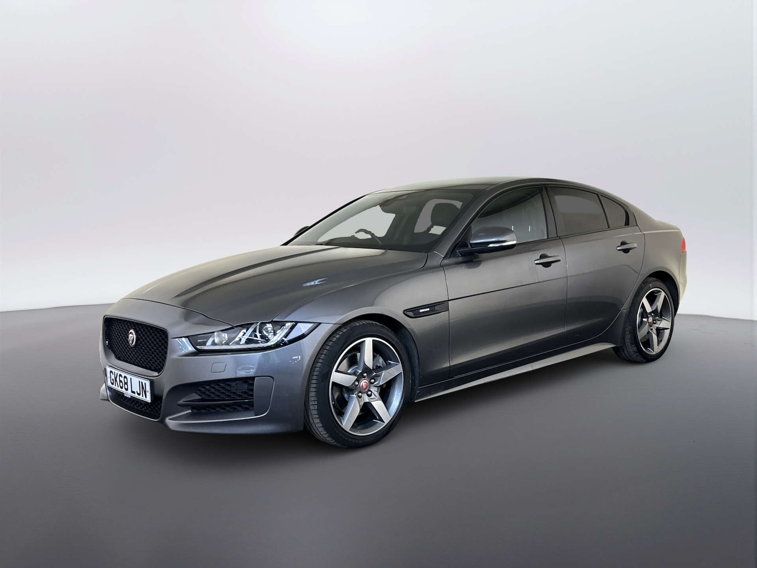 Used Jaguar XE 2018 for sale - 78122996: Photo 6