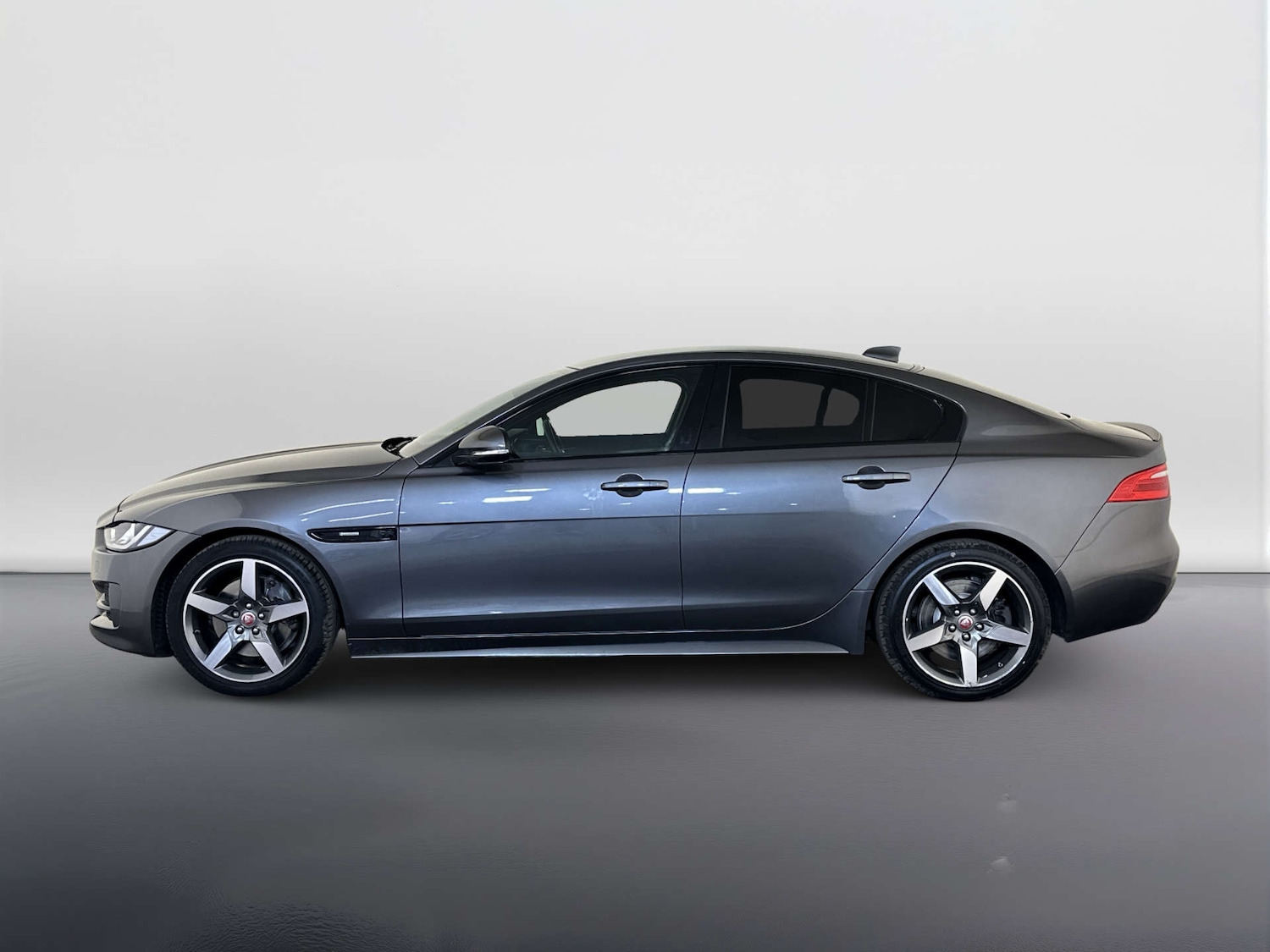 Used Jaguar XE 2018 for sale - 78122996: Photo 7