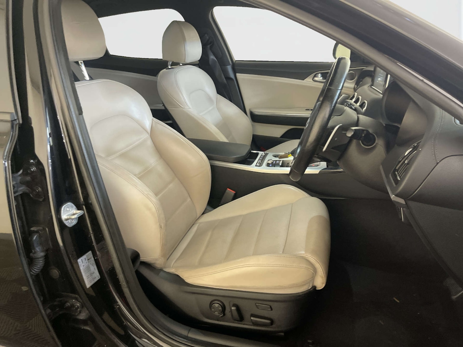 Used Kia Stinger 2018 for sale - 78066742: Photo 13