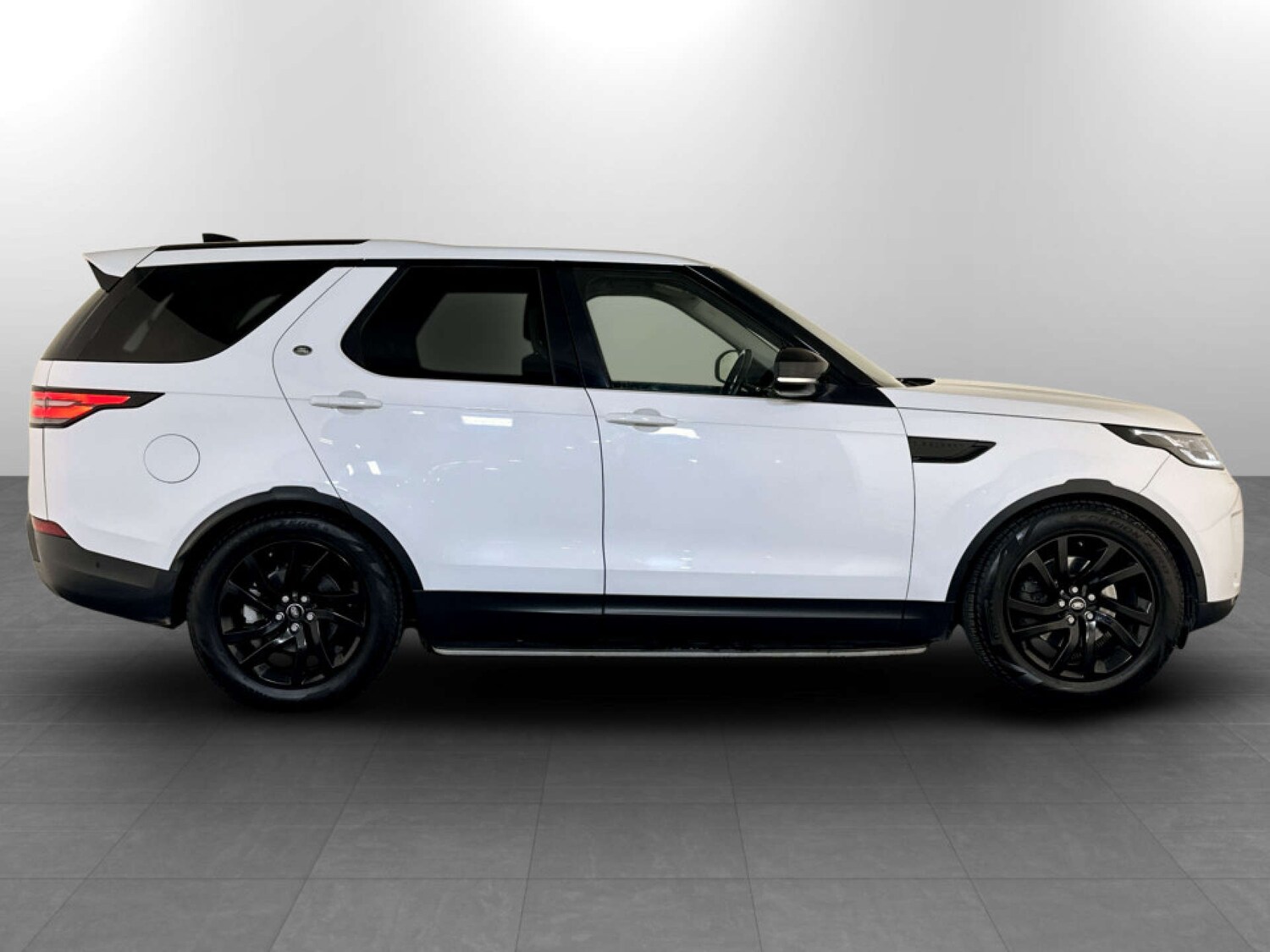 Used Land Rover Discovery 2018 for sale - 77745428: Photo 11