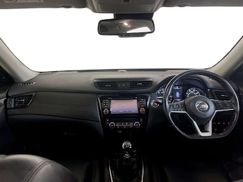 Used Nissan X-Trail 2018 for sale - 77523399: Photo