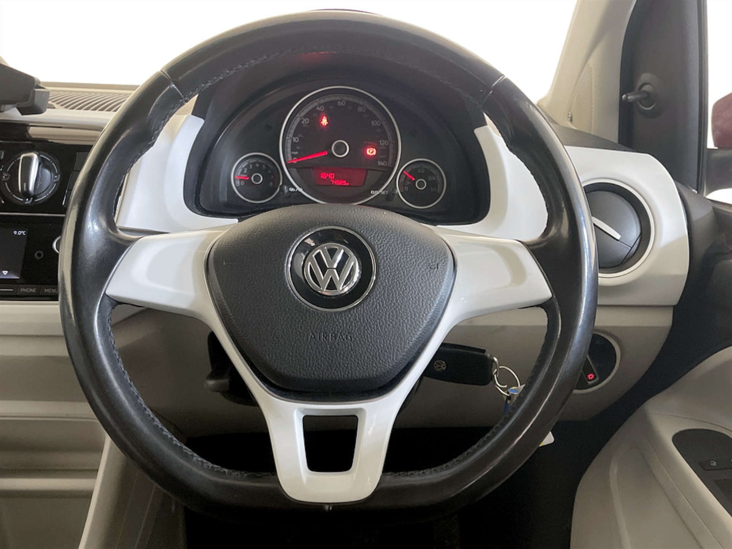 Used Volkswagen up! 2016 for sale - 77185942: Photo 18