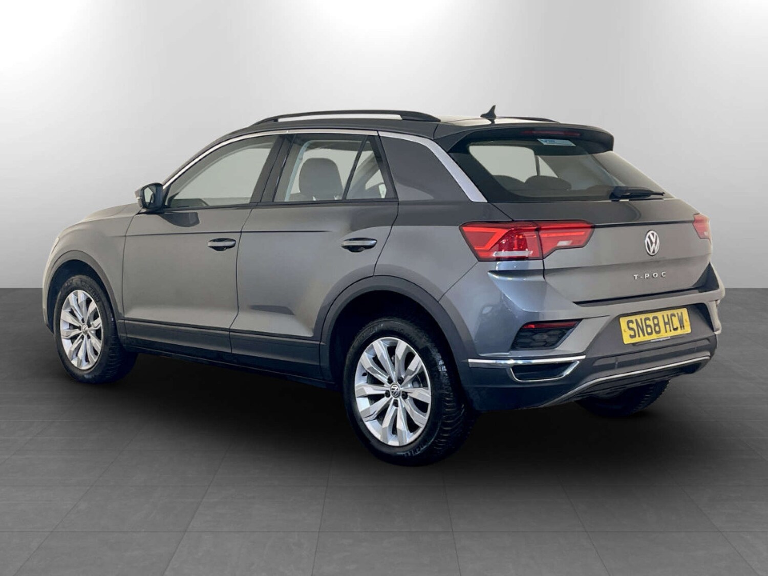 Used Volkswagen T-Roc 2019 for sale - 77470017: Photo 8