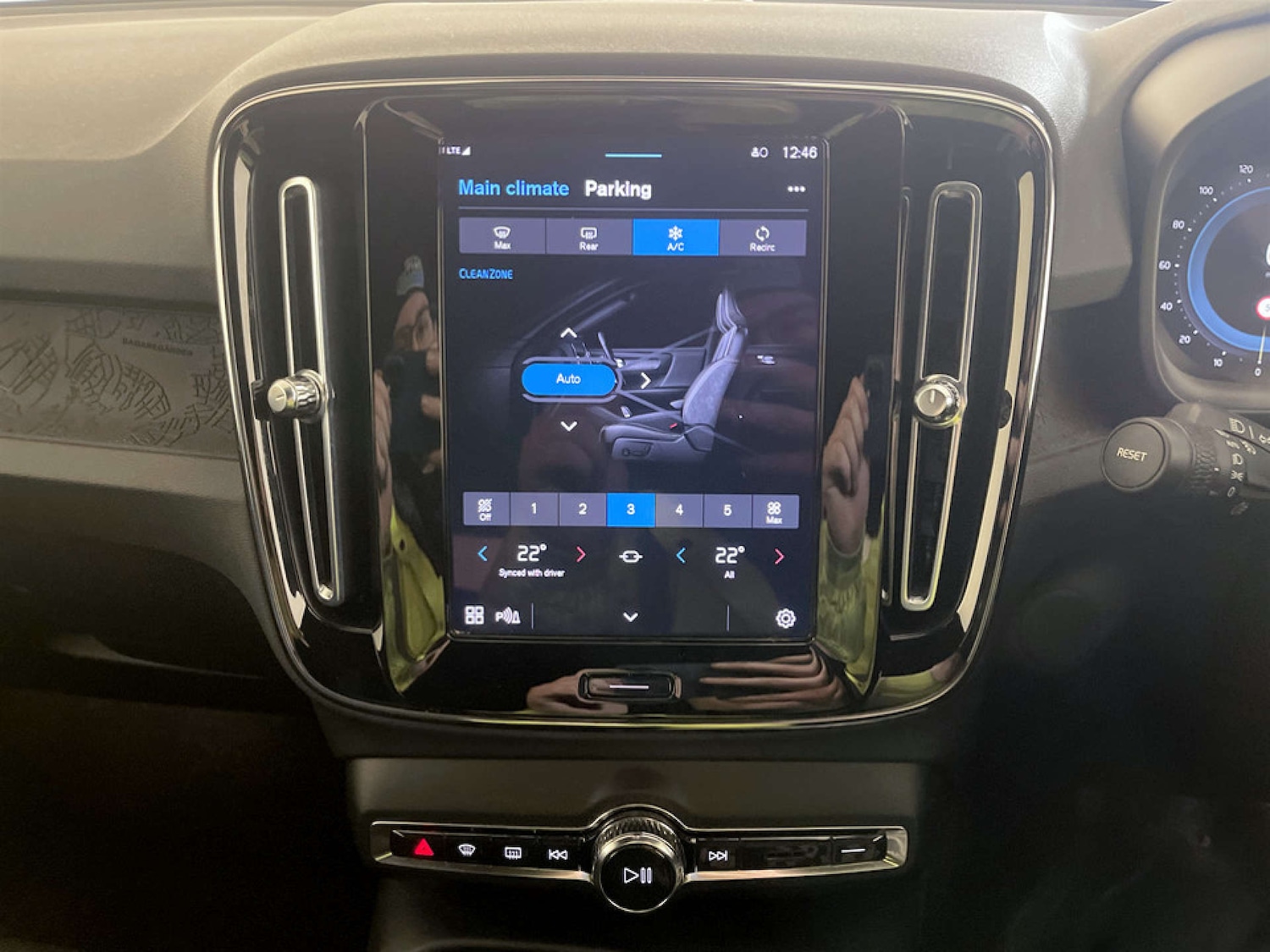 Used Volvo XC40 2023 for sale - 77667836: Photo 21