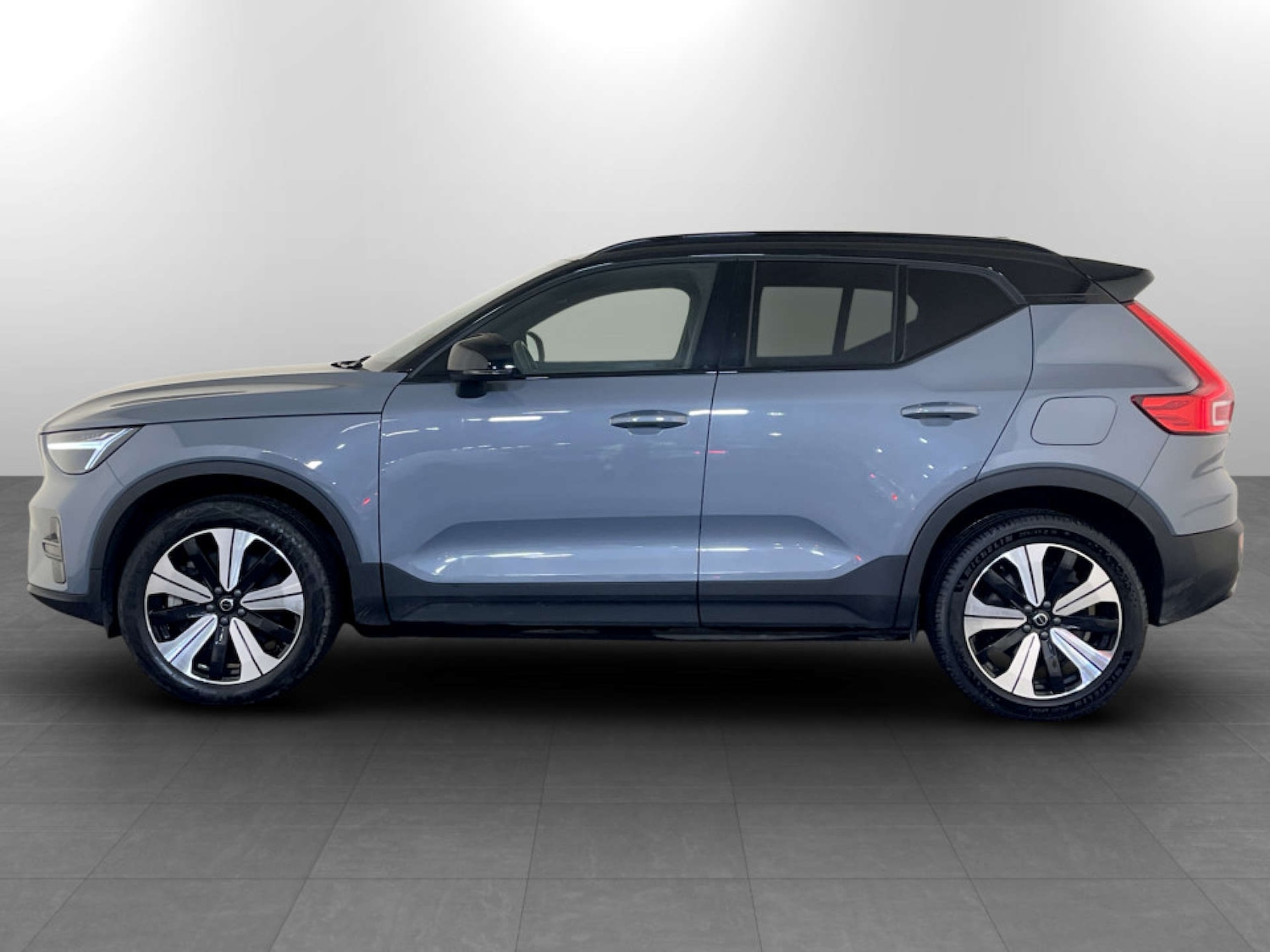 Used Volvo XC40 2023 for sale - 77667836: Photo 6