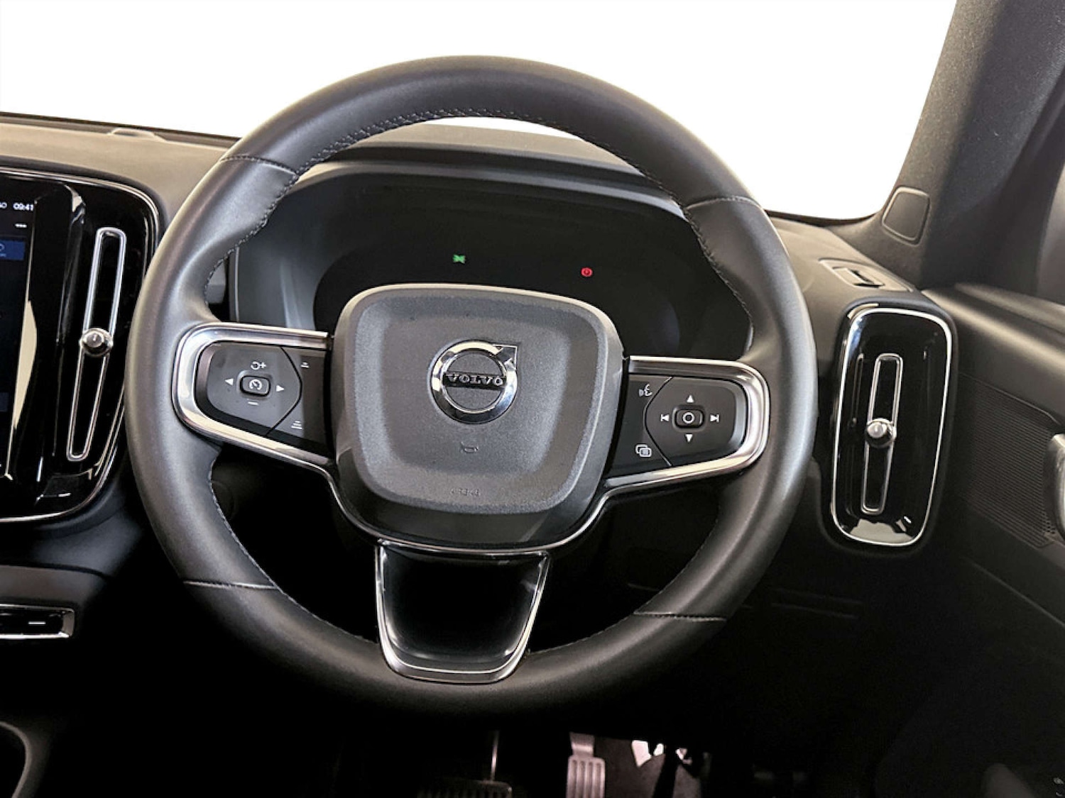 Used Volvo XC40 2023 for sale - 77604014: Photo 16