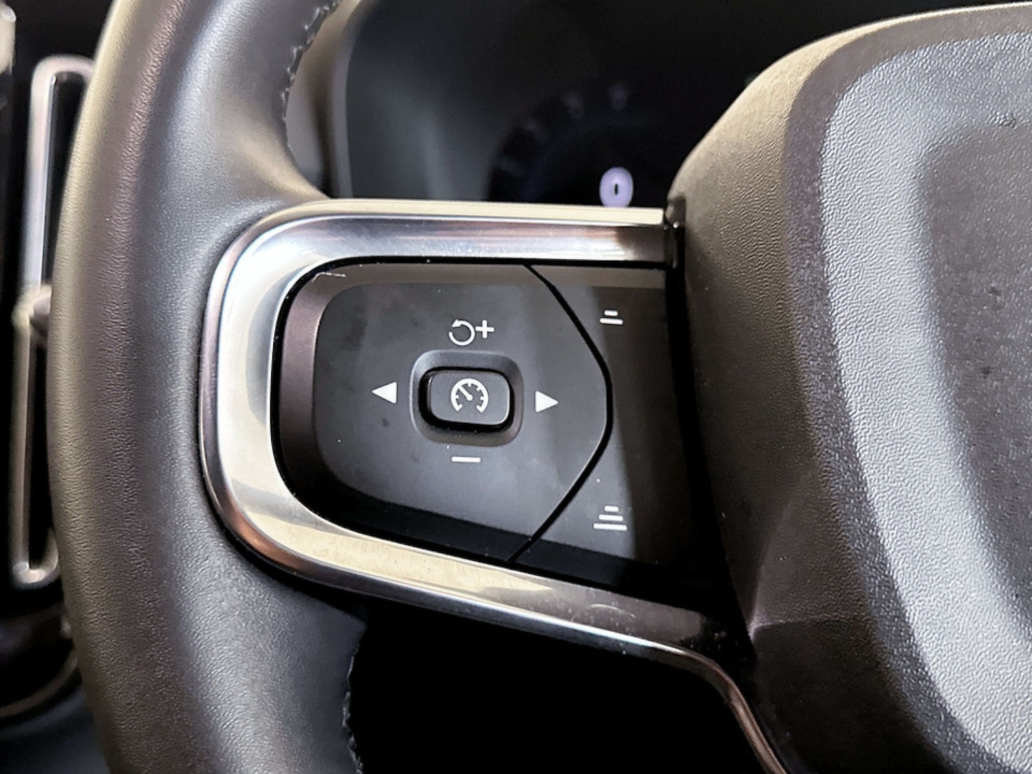 Used Volvo XC40 2023 for sale - 77604014: Photo 17