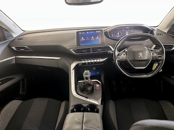 Used Peugeot 5008 2018 for sale - 76101819: Photo 3