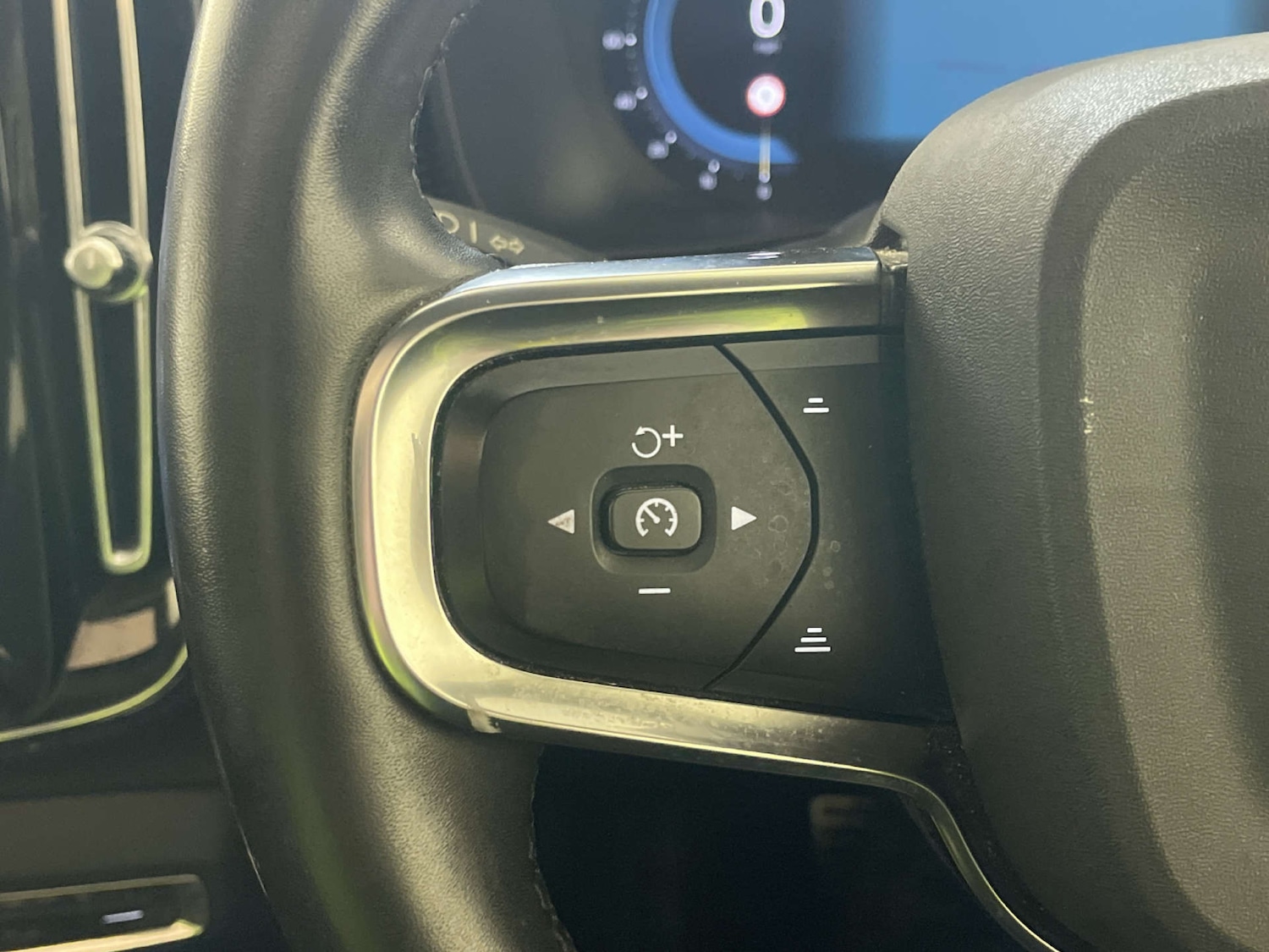 Used Volvo XC40 2022 for sale - 78106749: Photo 18