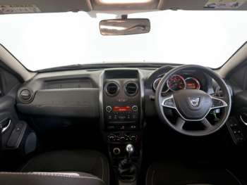 Used Dacia Duster 2017 for sale - 74949152: Photo