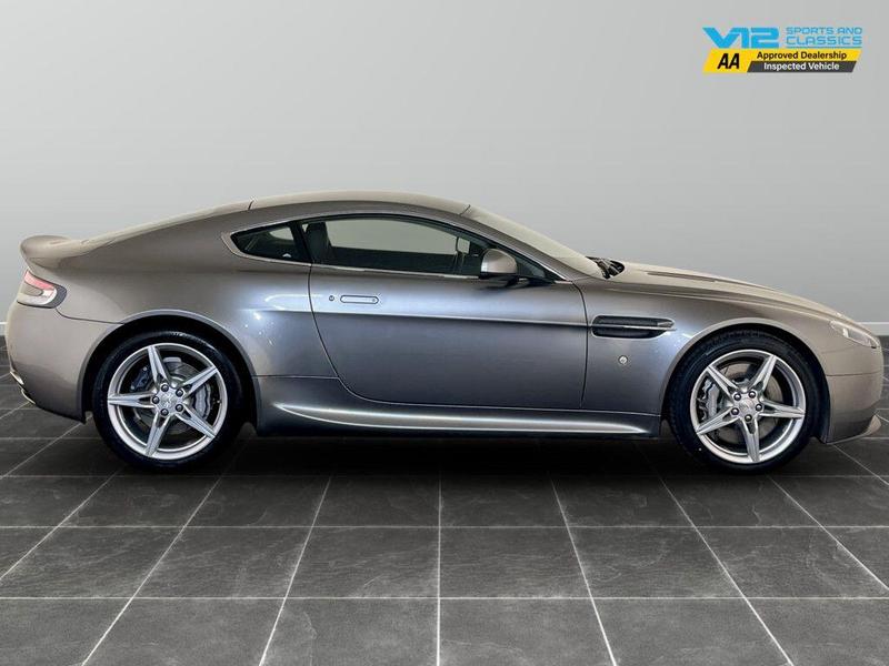 Used Aston Martin Vantage 2015 for sale - 76706096: Photo 11