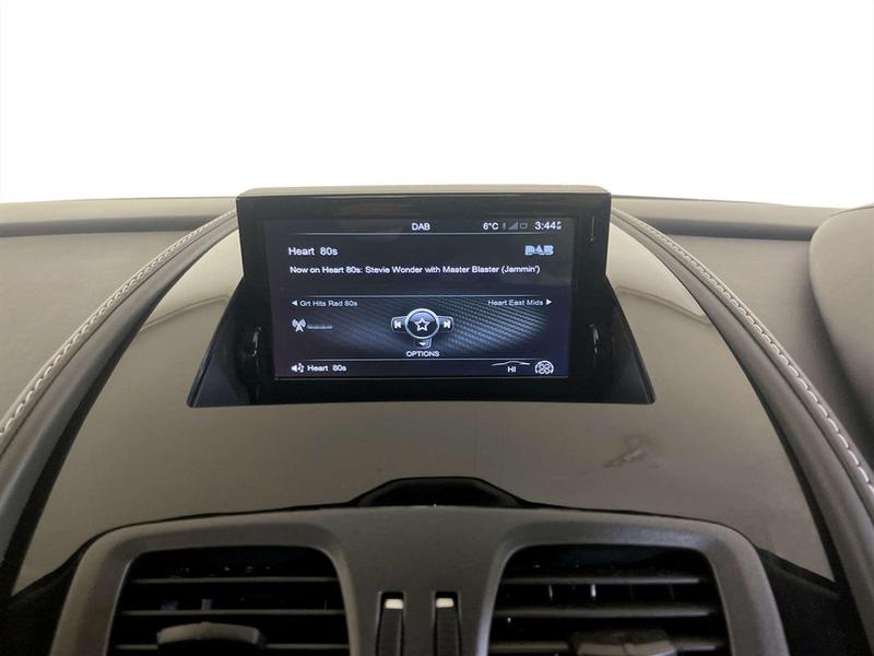 Used Aston Martin Vantage 2015 for sale - 76706096: Photo 30