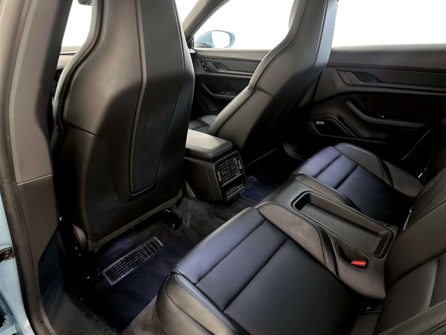 Used Porsche Taycan 2020 for sale - 77186141: Photo 14