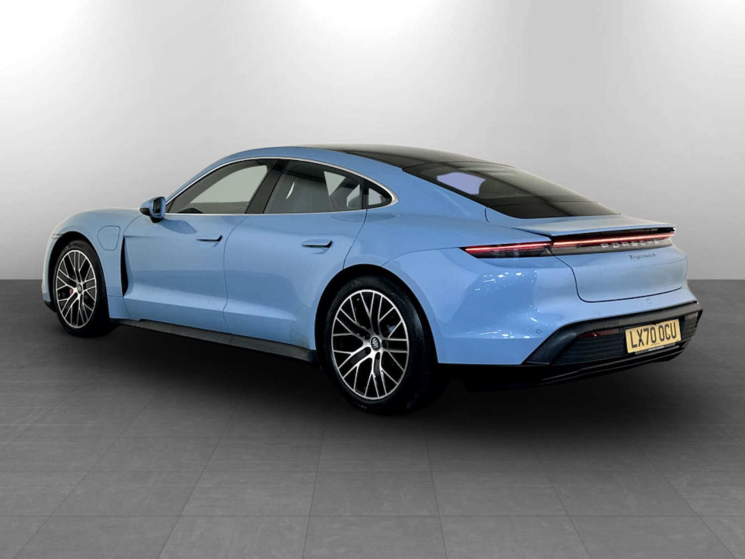 Used Porsche Taycan 2020 for sale - 77186141: Photo 8