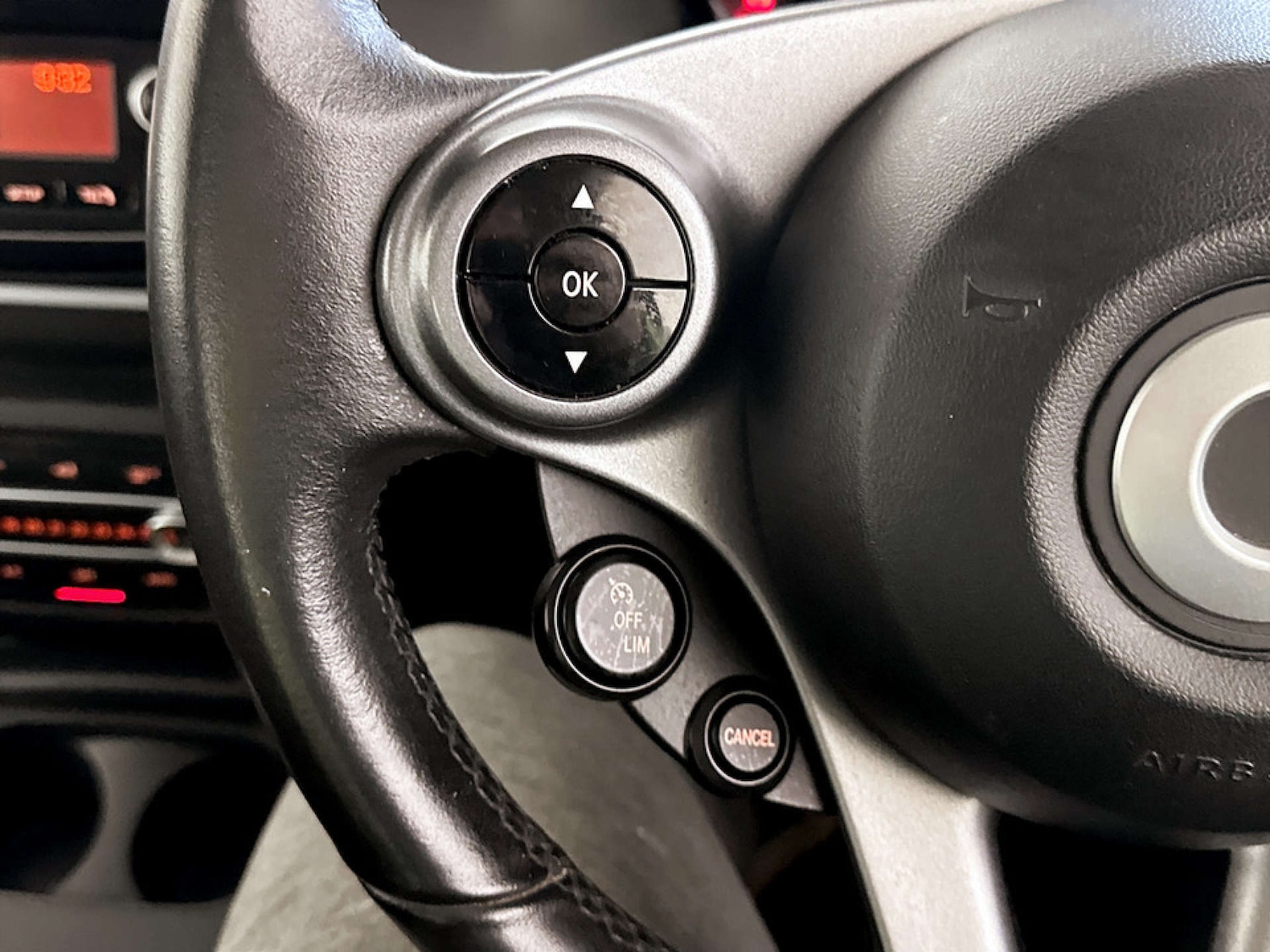 Used smart fortwo 2018 for sale - 77185997: Photo 18