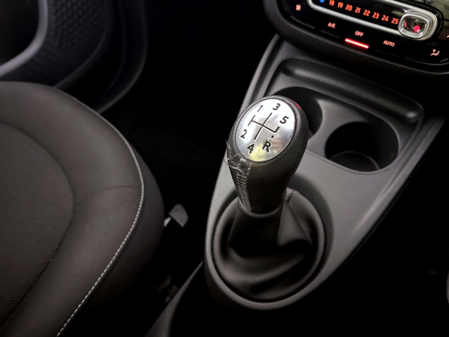 Used smart fortwo 2018 for sale - 77185997: Photo 24