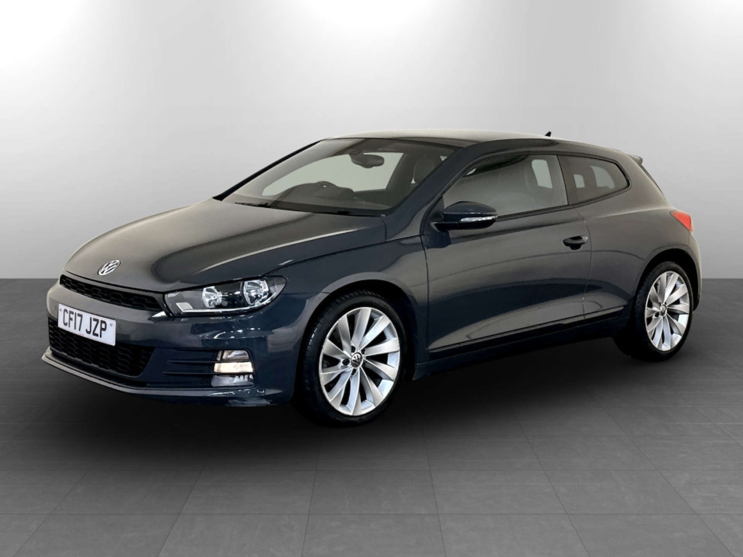Used Volkswagen Scirocco 2017 for sale - 77328611: Photo 4
